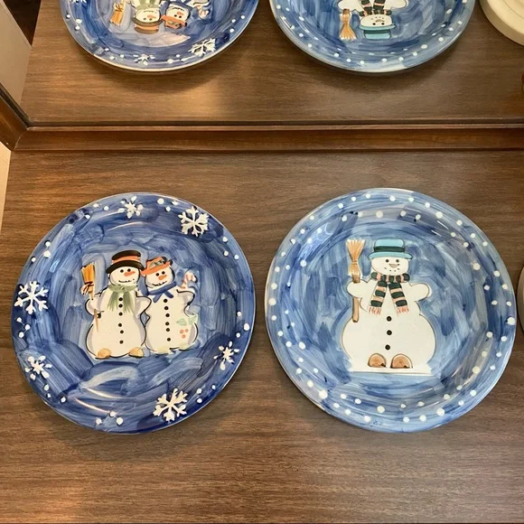 Tabletops Unlimited Set of 2 Winter Snow Couple & Let It Snow Plates 10.5” - Picture 1 of 5